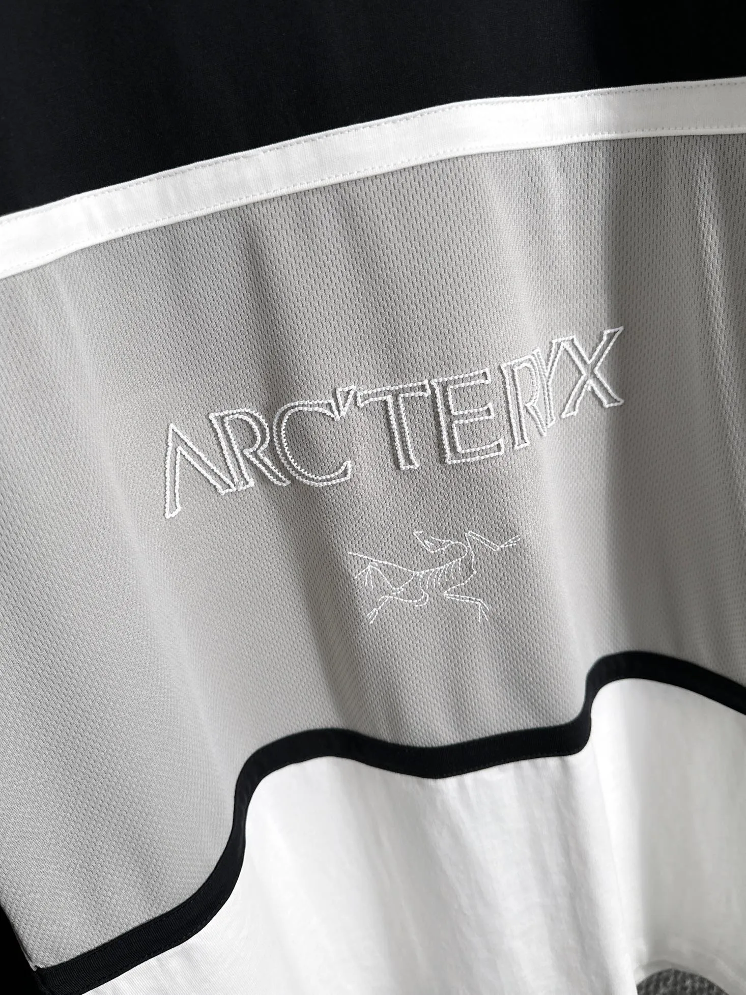 ARC TERYX 2026New Arrival Breathable logo Same Style t 100％ 32 ：Black White Size：S M L XL